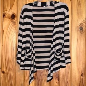 🌸Black and cream cardigan